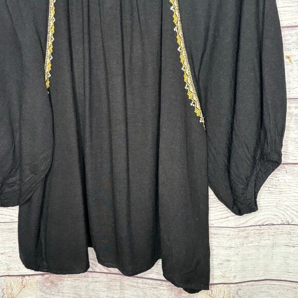 World Market Embroidered Linen Blend Boho Oversized Peasant Top Size S/M - Picture 5 of 10